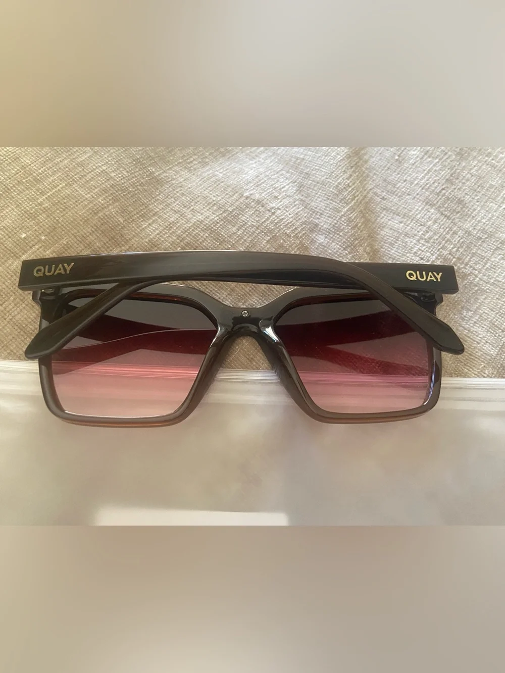 Quay Level Up Sunglasses - Dark Brown Frame / Rouge Glow Lens